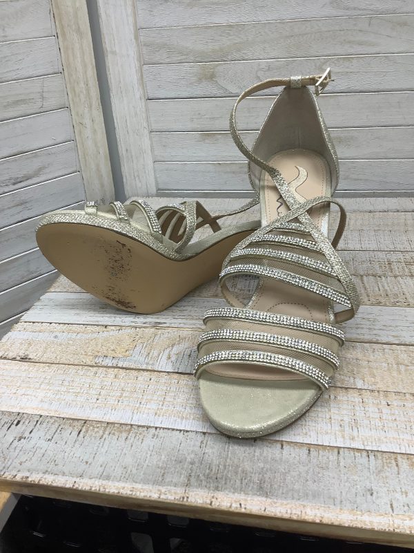 Shoes Heels Stiletto By Nina In Gold, Size: 9 For Sale - Image 2