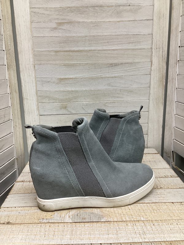 Shoes Sneakers By Steve Madden In Grey & White, Size: 9.5 Supply - Image 2